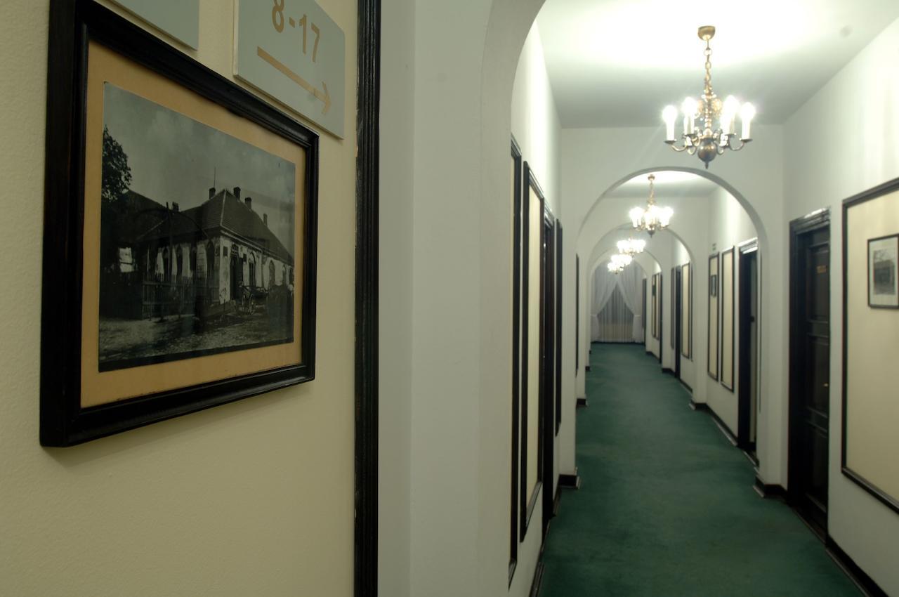 Hotel "Zajazd Napoleonski" Варшава Екстериор снимка
