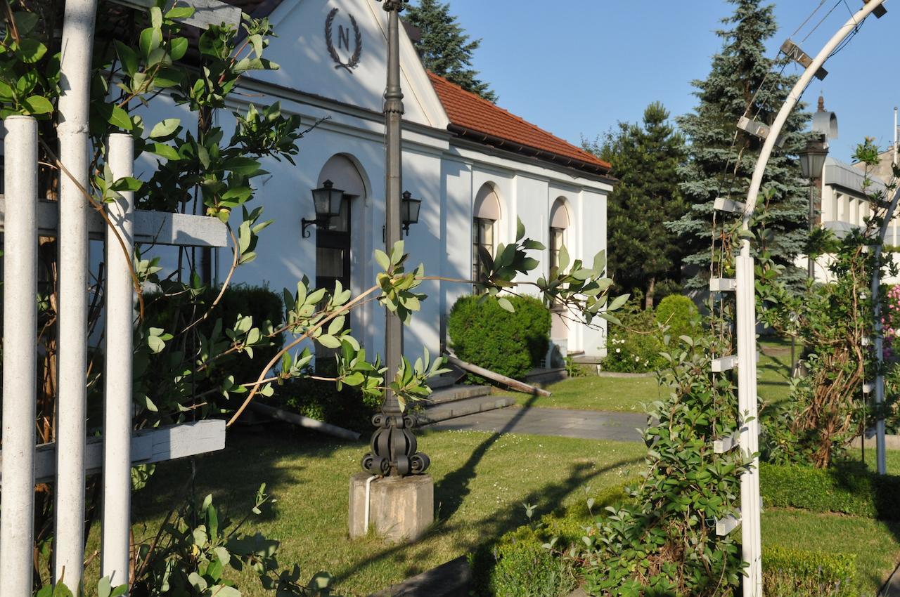 Hotel "Zajazd Napoleonski" Варшава Екстериор снимка