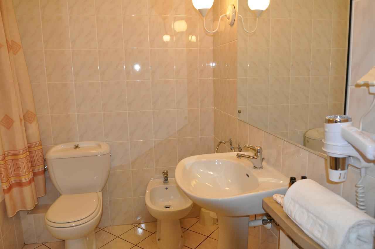 Hotel "Zajazd Napoleonski" Варшава Стая снимка